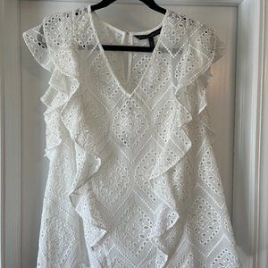 BRAND NEW WHITE HOUSE BLACK MARKET FLUTTER SLEEVE EMBROD TOP SIZE L